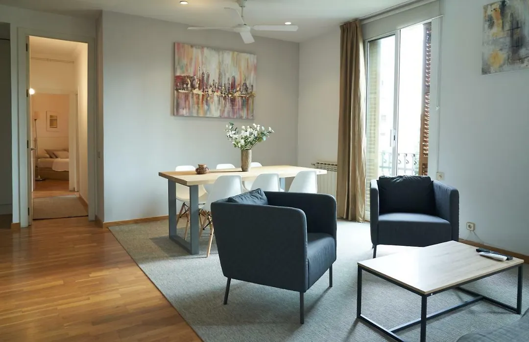 Spacious & Comfortable Flat In Centric Eixample-1